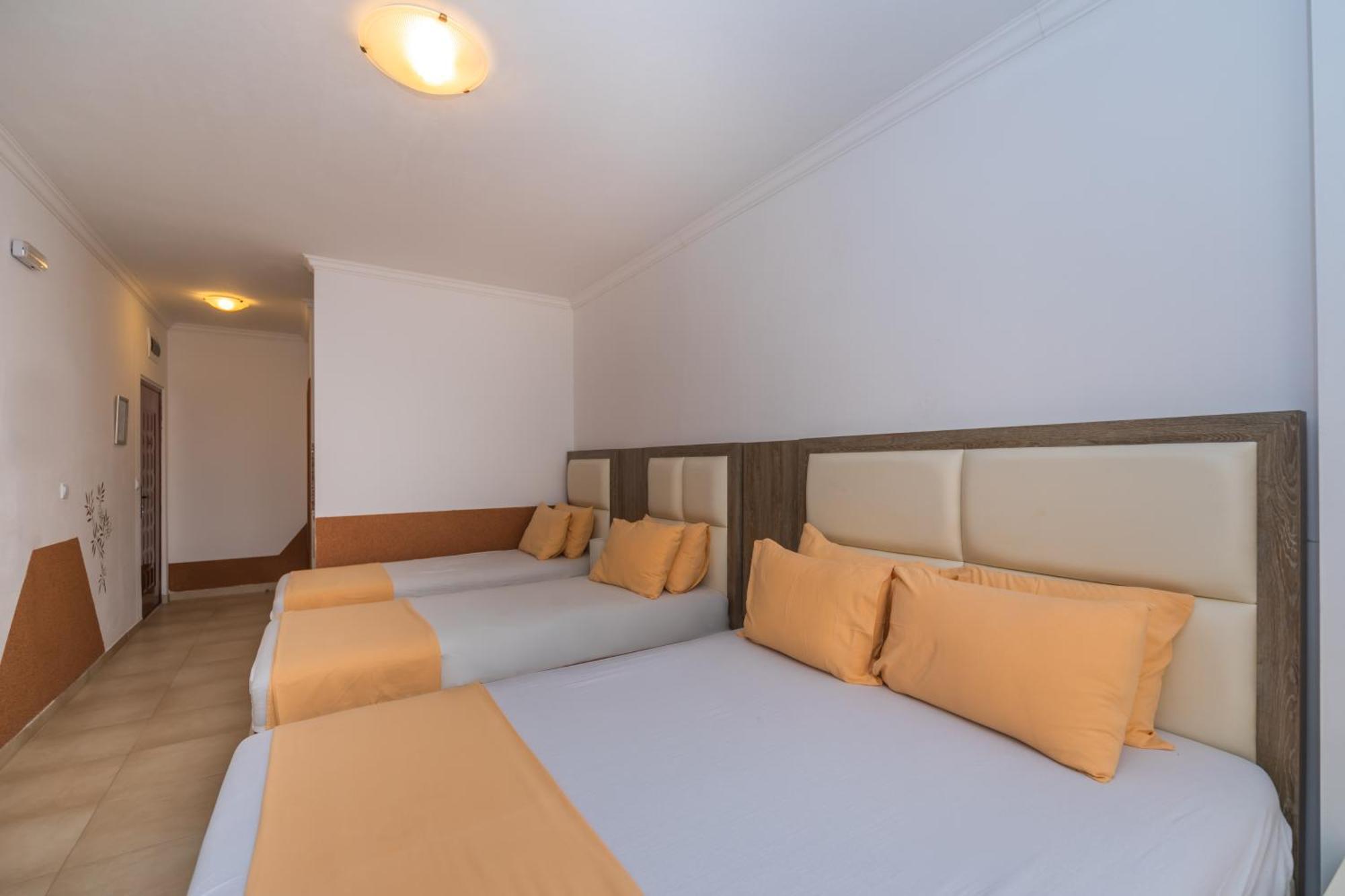 Apartments Dobra Voda Pokoj fotografie